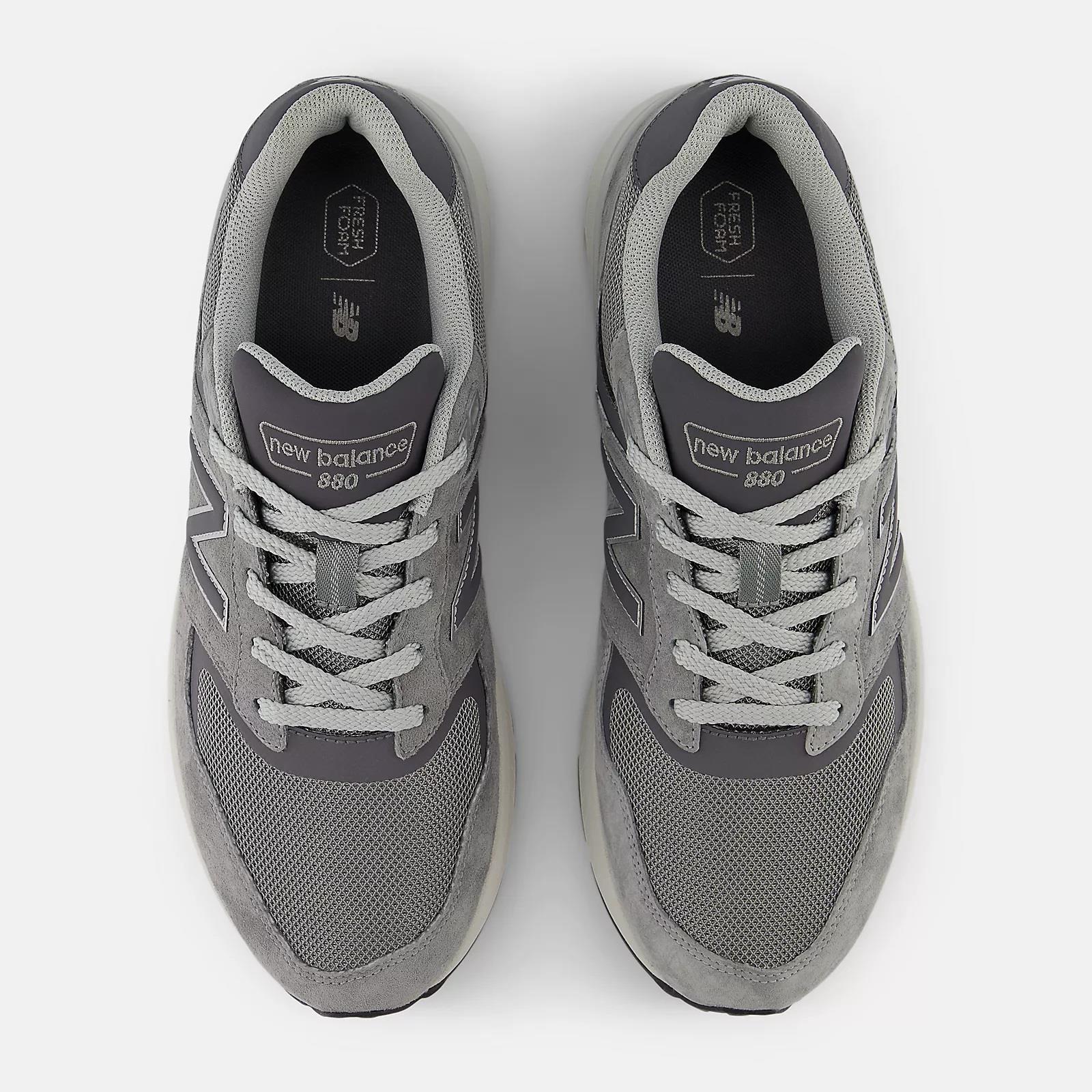 Women's Wide Fit New Balance MW880CA6 Walking/Running Trainers - Image 5